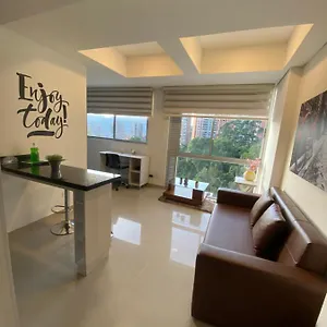 Apartasuite Moderna - En El Corazon Del Poblado Apartamento