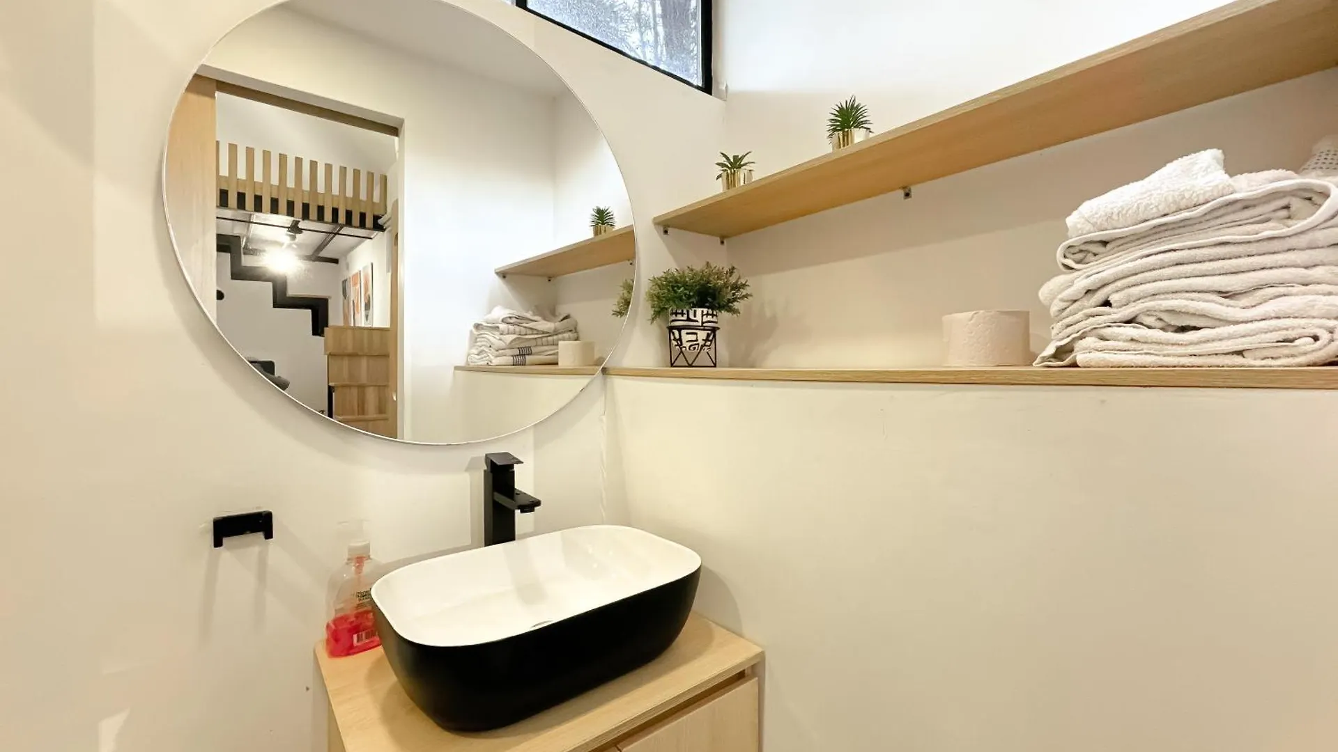 Апартаменты Mini Casa En Poblado Medellin Frn109 By Roots Rentals